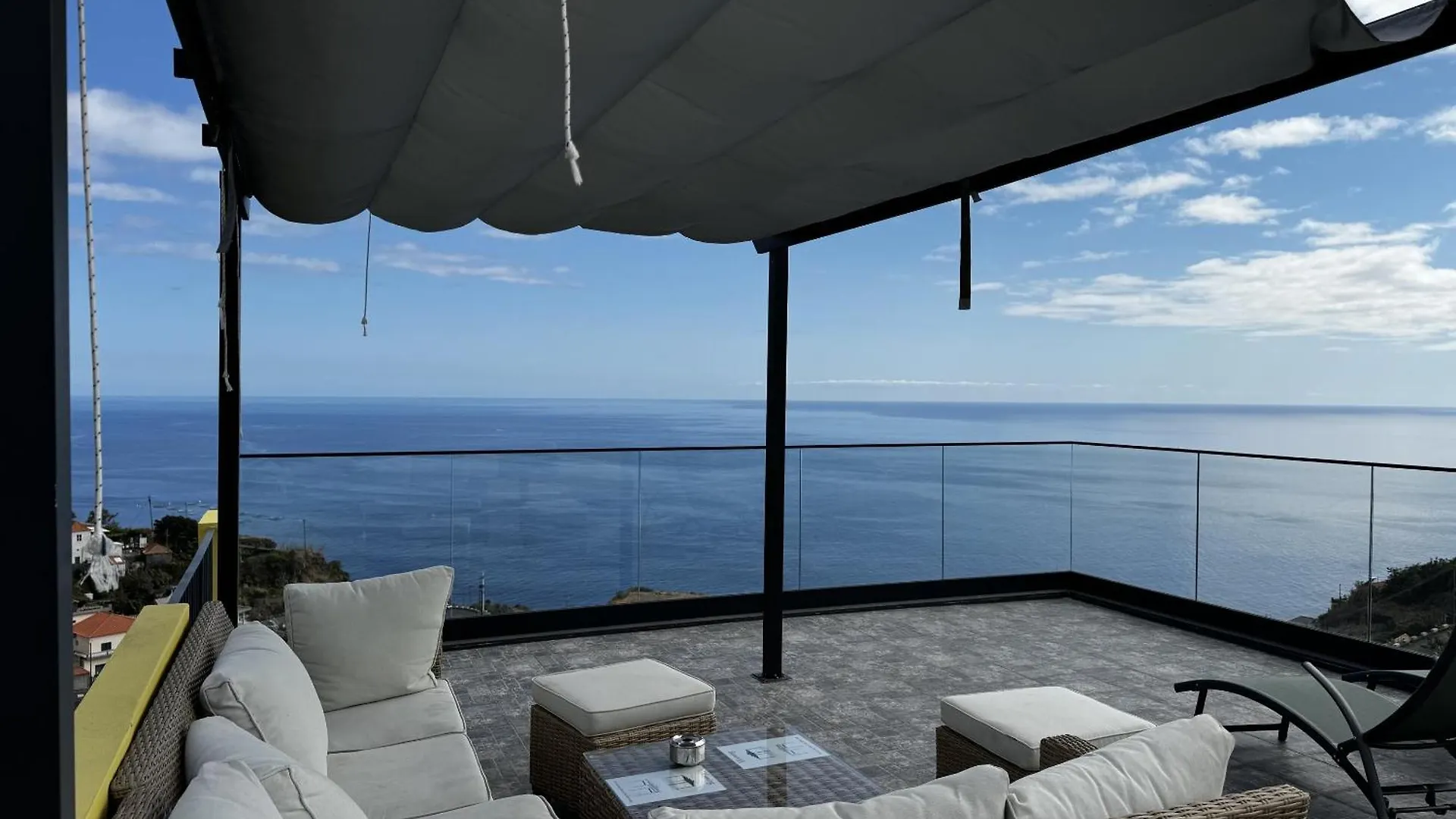 Daire Sky & Ocean Villa Calheta